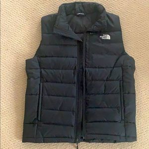 Men’s M North Face puffer vest
